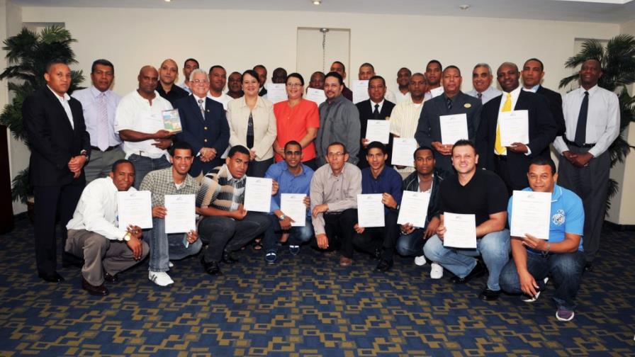 El Infotep certifica a 33 empleados de seguridad hotelera