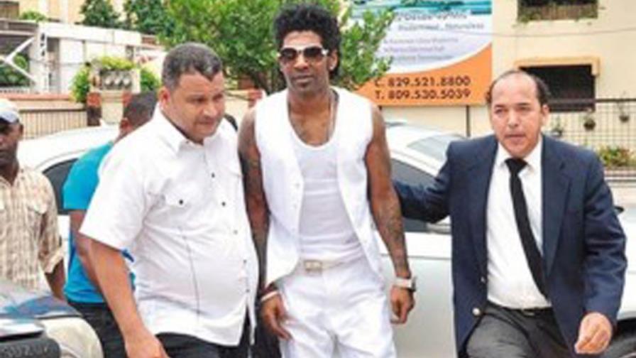 Omega tras las rejas, espera medidas Omega tras las rejas, espera medidas