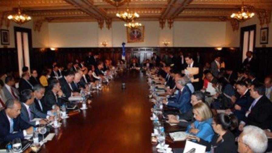 Government tightens the belt and launches an official austerity plan