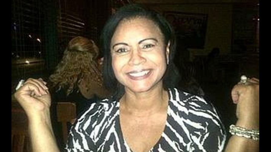 Indignación en comunidad dominicana por cancelación de empleada de American Airlines