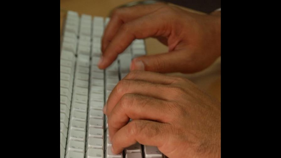 Hackers recomiendan desconfiar y actualizar el software por seguridad