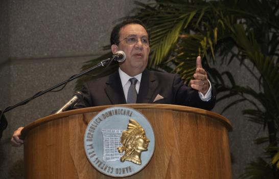 Valdez Albizu propone regla fiscal para evitar futuros desvíos en el gasto