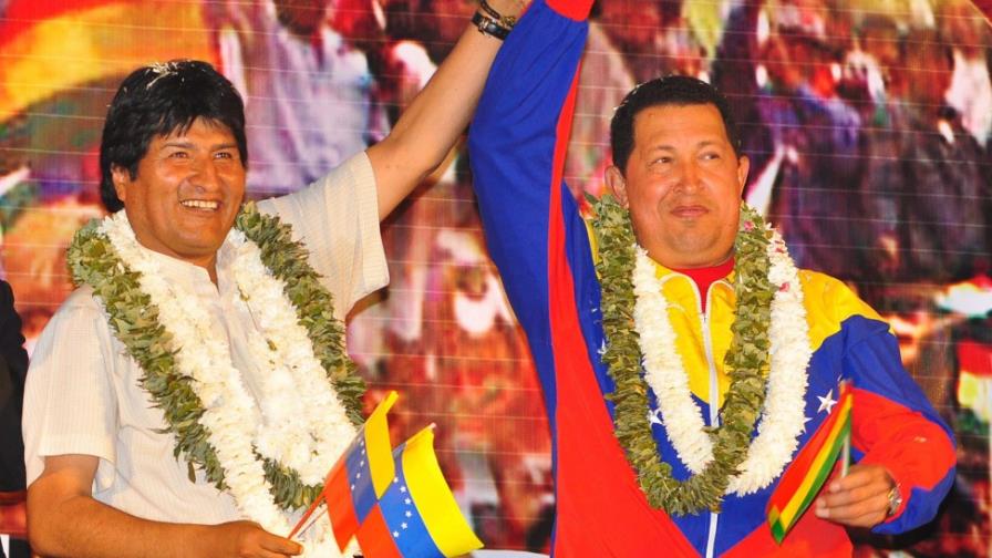 Evo Morales llega a Cuba para saludar a Chávez