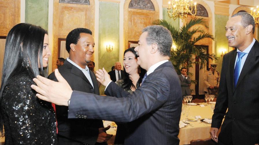 Presidente se reúne con figuras de las GL