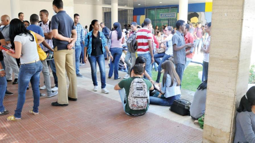 Precariedades y caos matizan docencia en universidad estatal