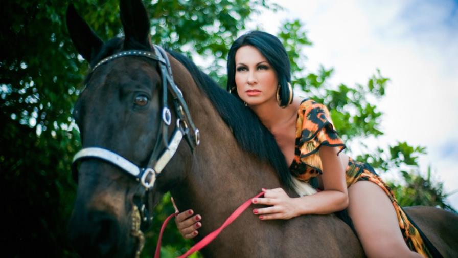 Española fusiona la bachata con el flamenco
