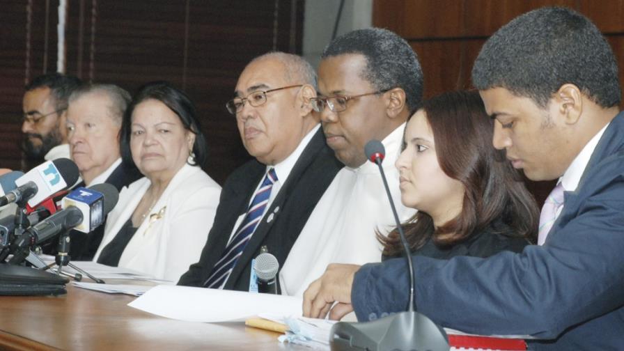 Comisión propone al Ejecutivo indultar a nueve reclusos