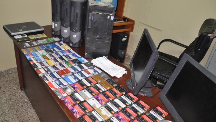 PN apresa tres y desmantela laboratorio clonaba tarjetas de crédito PN apresa tres y desmantela laboratorio clonaba tarjetas de crédito
