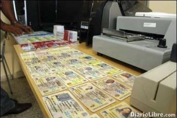 JCE investiga a personas que solicitaron más de un duplicado de cédula JCE investiga a personas que solicitaron más de un duplicado de cédula