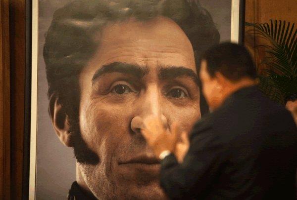 Chávez desvela imagen digitalizada de Simón Bolívar