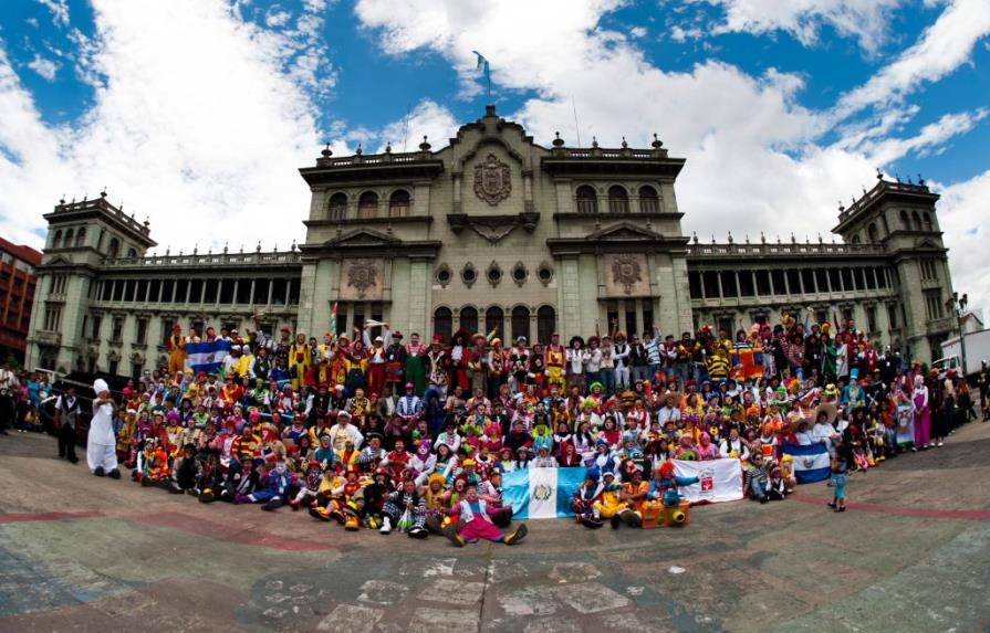 Payasos de América Latina afinan en Guatemala técnicas para hacer reír y llorar