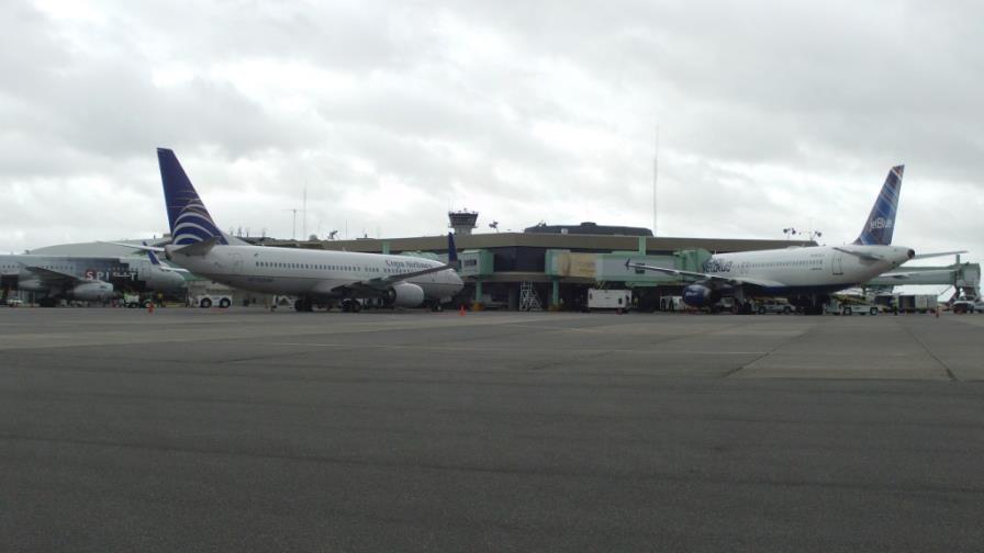 Al menos 17 vuelos suspendidos por tormenta Isaac