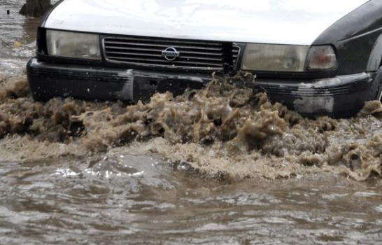 Lluvias de tormenta Isaac inundan calles y avenidas de Santiago