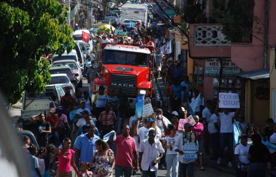 Evangélicos marchan contra la violencia intrafamiliar