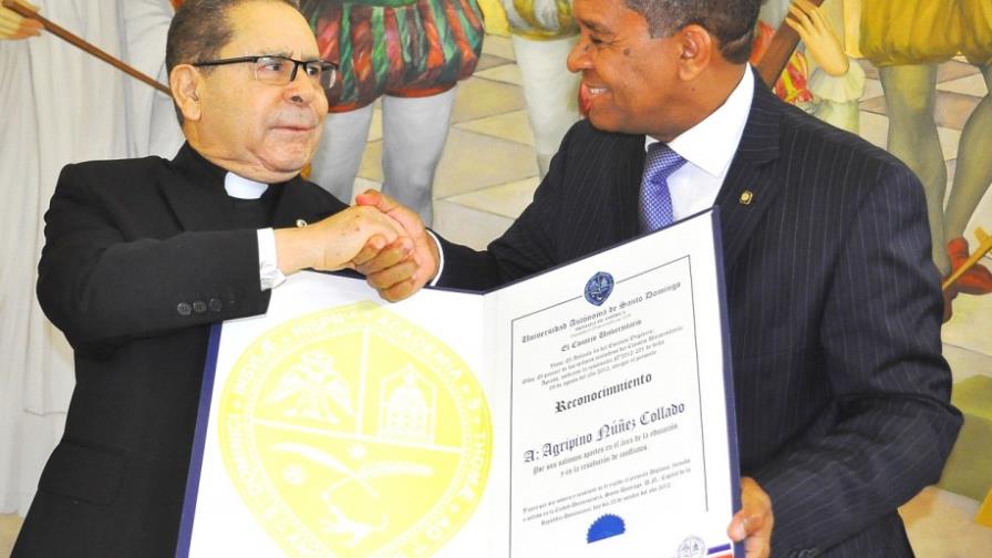 La UASD reconoce a Núñez Collado y a la PUCMM