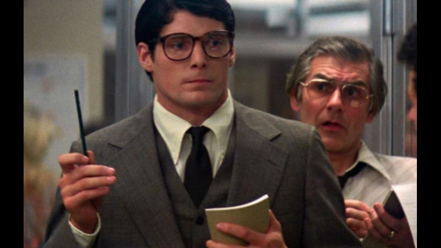 Supermán se hace bloguero cansado de aguantar a su jefe