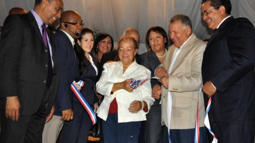 Inauguran Plaza del Buhonero en Santiago Inauguran Plaza del Buhonero en Santiago