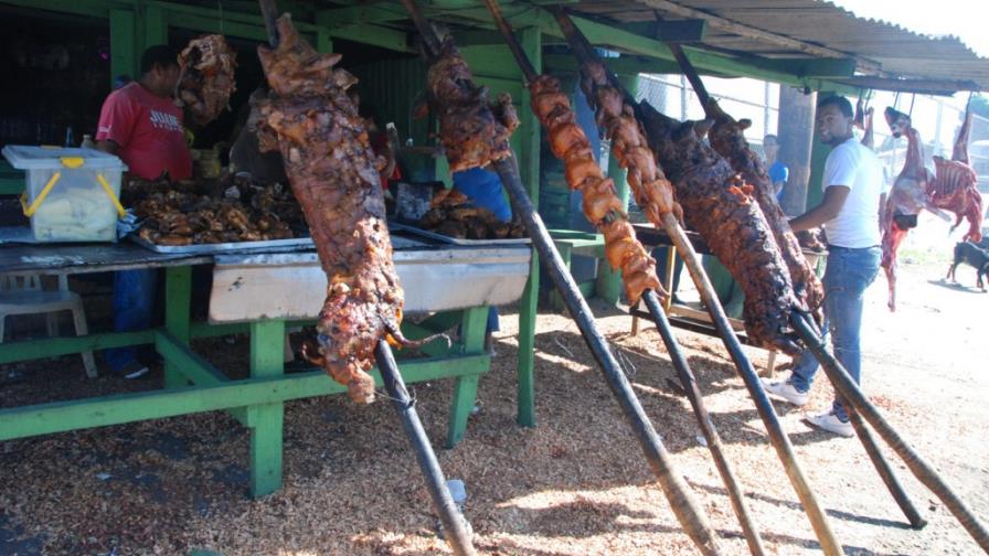 Familias se reúnen hoy para compartir la tradicional cena de Nochebuena