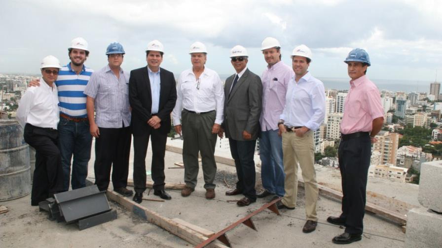 Satisface a Cemex la construcción de obra