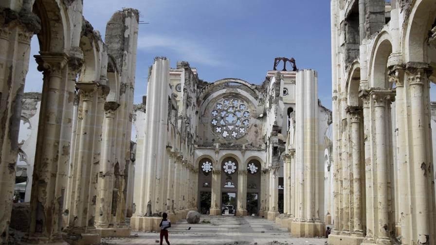 Equipo de Puerto Rico reconstruirá la catedral de Haití