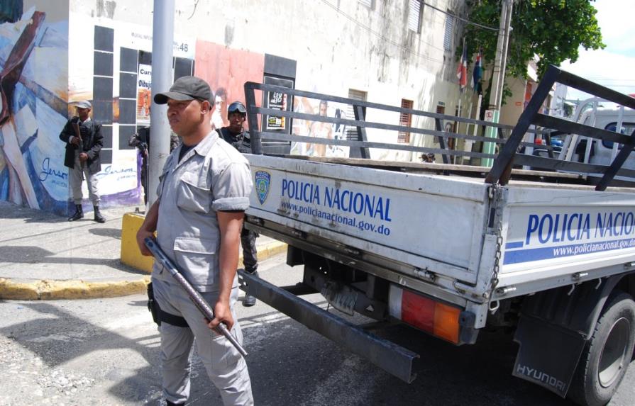 Marte Martínez dice mayoría de policías no prestan servicios en las calles