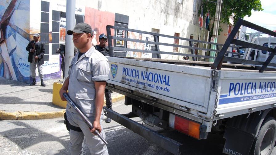 Marte Martínez dice mayoría de policías no prestan servicios en las calles