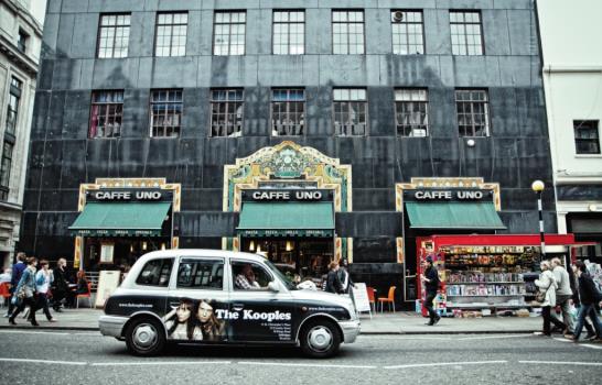 La londinense Carnaby Street, una encarnación moderna de los 60 La londinense Carnaby Street, una encarnación moderna de los 60