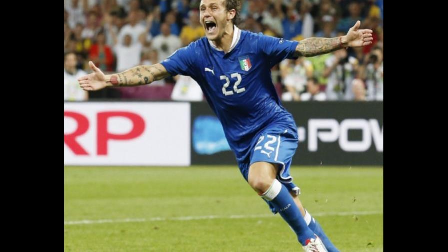 Italia derrota 4-2 a Inglaterra, por penales, y va a semifinales