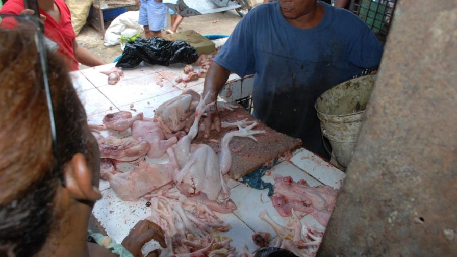 El pollo se vende a 45 pesos la libra a detallistas