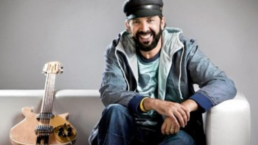 Juan Luis Guerra lidera las nominaciones de los Grammy Latino Juan Luis Guerra lidera las nominaciones de los Grammy Latino