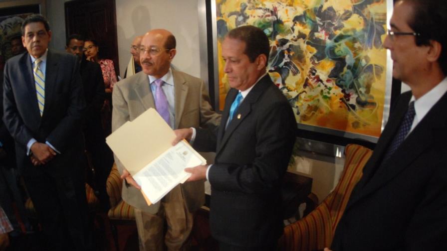 Reforma fiscal busca recaudar RD$47,297 millones Reforma fiscal busca recaudar RD$47,297 millones