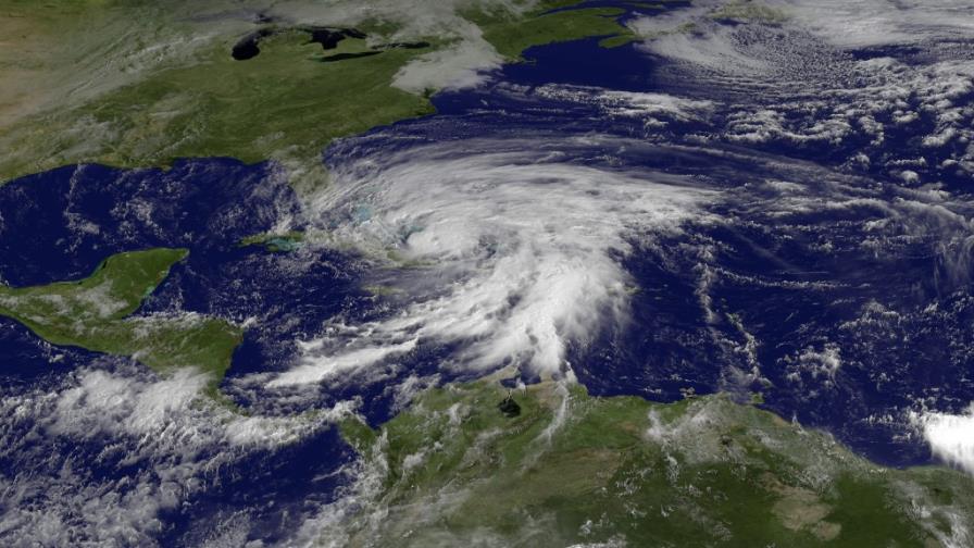Sandy cruza las Bahamas, deja lluvias en Florida y amenaza al este de EE.UU. Sandy cruza las Bahamas, deja lluvias en Florida y amenaza al este de EE.UU.