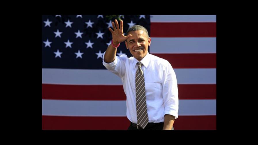 Obama ataca a Romney en pos del voto femenino