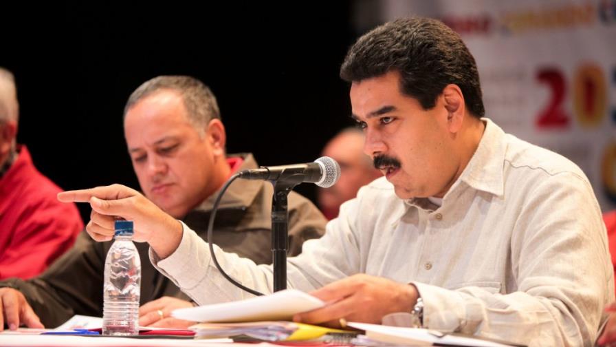 Maduro dice que Chávez camina, hace ejercicios y le dio órdenes por teléfono