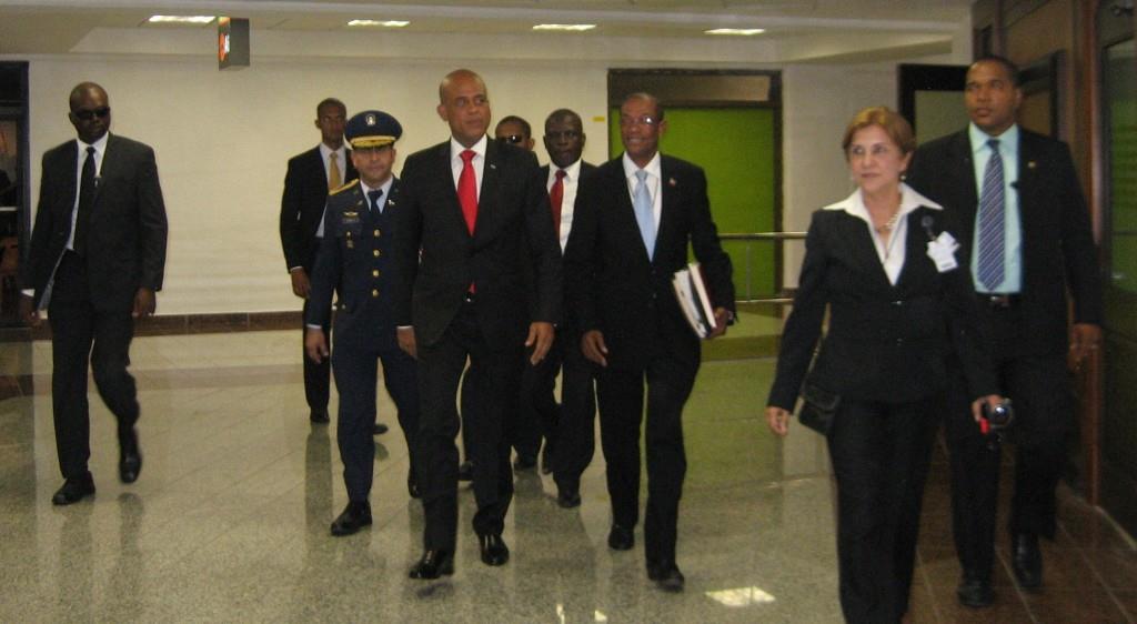 Martelly habría entrado al país sin pasaporte