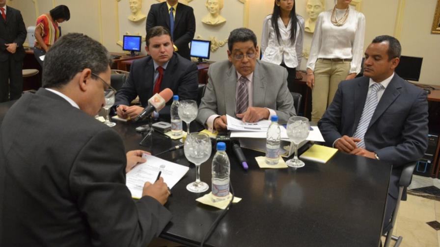 Entregan a Medina informes Gobierno