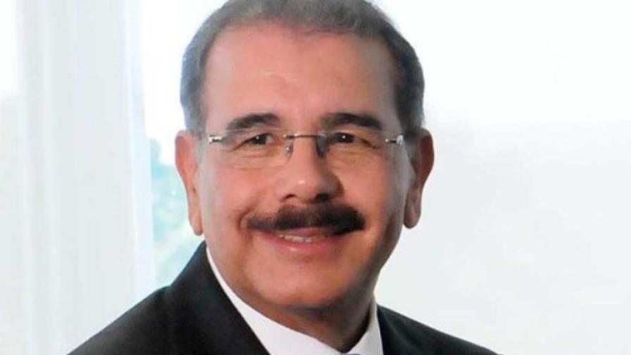 Danilo sobrevuela en helicóptero comunidades de región Sur