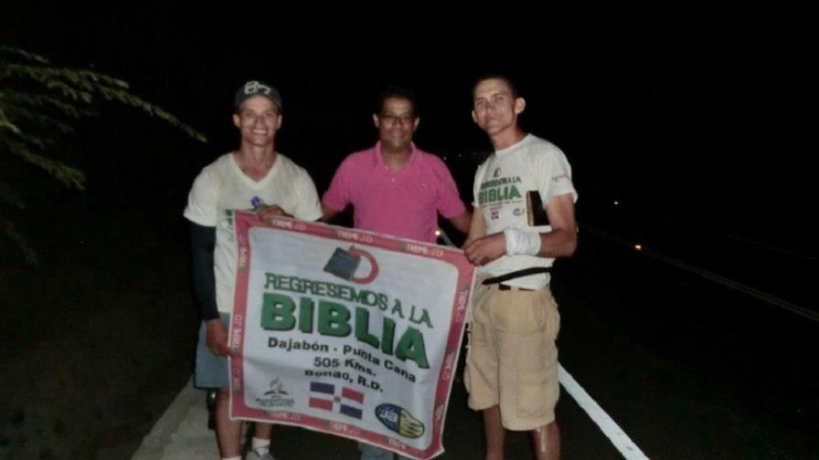 Jóvenes adventistas realizan recorrido en contra de los feminicidios