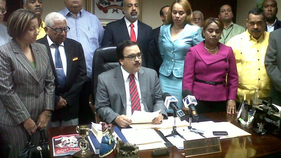 DM se llevó a Elías, pero nombra el vice de PQDC
