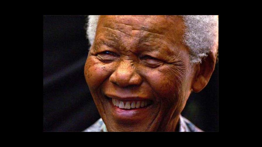 Mandela es dado de alta tras pasar más de dos semanas hospitalizado
