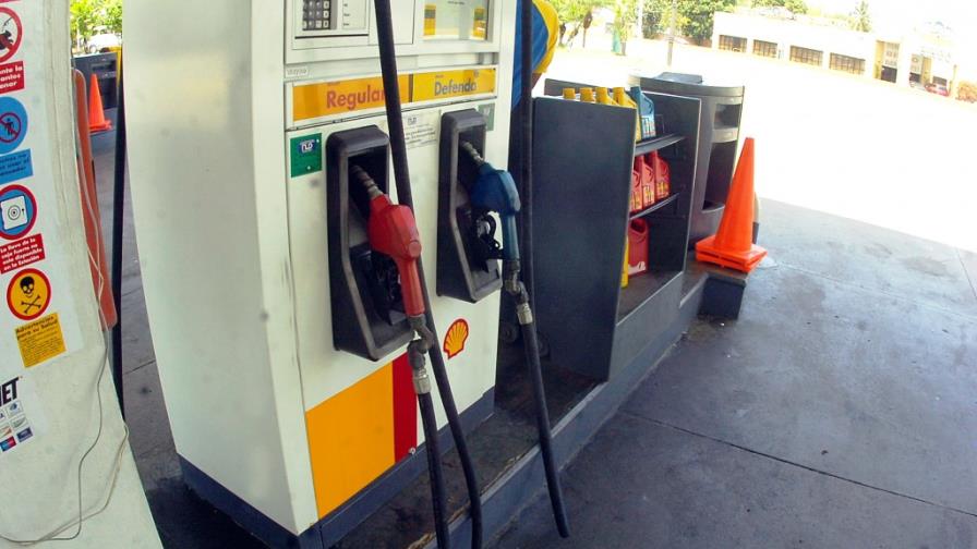 Industria y Comercio deja invariable precios de los combustibles