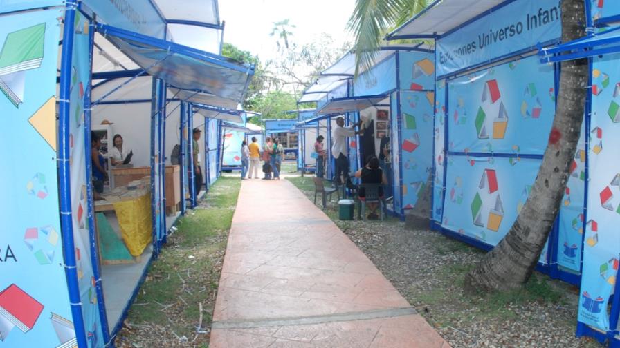 Libreros extranjeros denuncian pérdidas por mercancía retenida