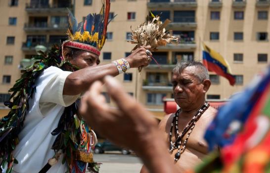 Chamanes piden a espíritus ancestrales por salud de Chávez