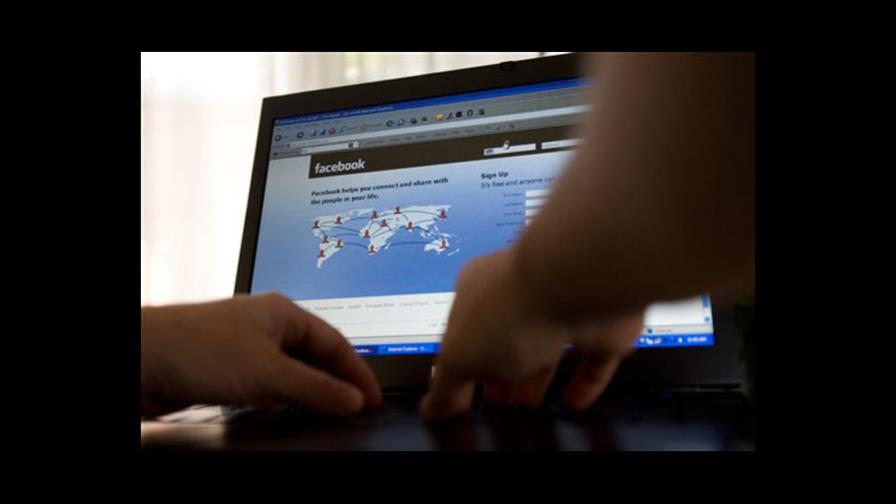 Facebook genera enojo en usuarios por cambio de correo