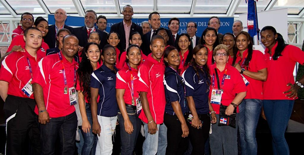 CRESO y embajada dominicana le dan bienvenida a los atletas