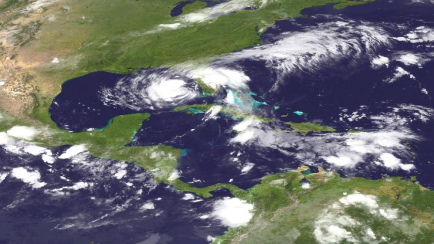 Isaac se fortalece mientras avanza por el Golfo de México