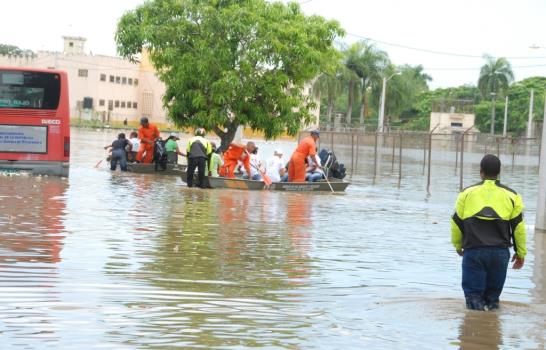Cárcel de La Victoria se inunda; presos en la segunda planta