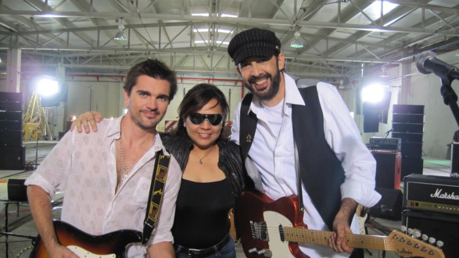 Janina celebra sus nominaciones al Grammy Latino