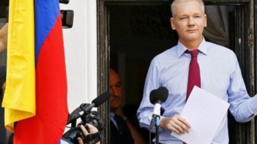 Assange le pide a Obama que se sume al cambio