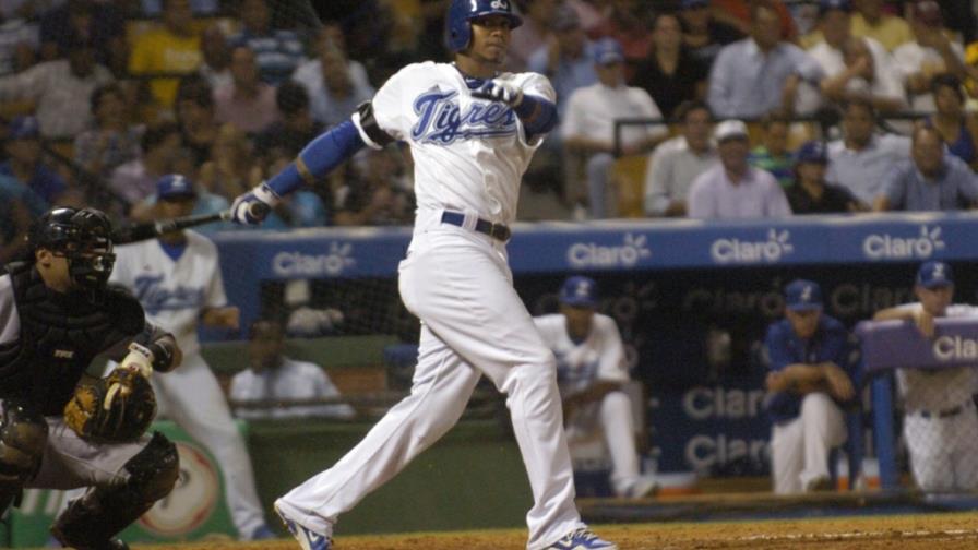 Beltré y Solano dan 3 H4 en triunfo Licey